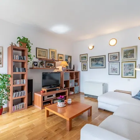 Zenko Apartment *